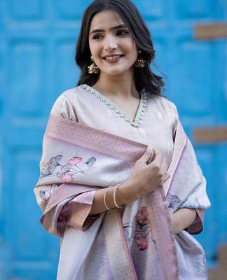 Women Floral Printed Regular Thread Work Kurta with Trousers & With Dupatta 7