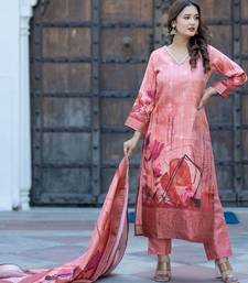 Women Floral Printed Regular Kurta with Trousers & With Dupatta