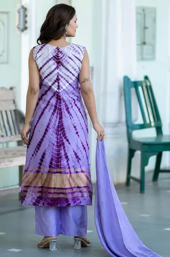 Women Dyed Regular Pure Silk Kurta with Trousers & With Dupatta