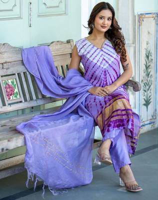 Women Dyed Regular Pure Silk Kurta with Trousers & With Dupatta 6