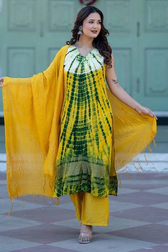 Women Dyed Regular Thread Work Pure Silk Kurta with Trousers & With Dupatta