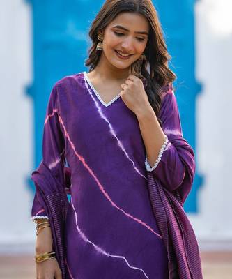 Women Dyed Regular Pure Silk Kurta with Trousers & With Dupatta 2