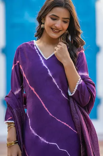Women Dyed Regular Pure Silk Kurta with Trousers & With Dupatta
