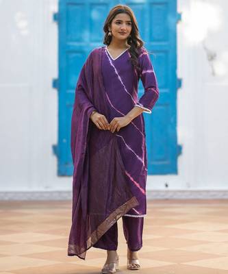 Women Dyed Regular Pure Silk Kurta with Trousers & With Dupatta 6