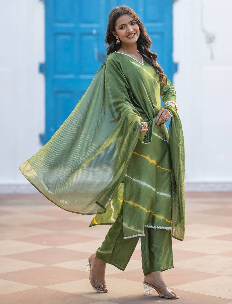 Women Dyed Regular Pure Silk Kurta with Trousers & With Dupatta