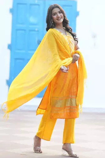 Women Dyed Regular Pure Silk Kurta with Trousers & With Dupatta
