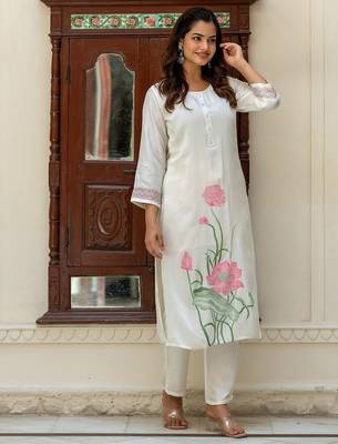 Women Floral Printed Regular Thread Work Pure Silk Kurta with Trousers 3