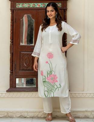 Women Floral Printed Regular Thread Work Pure Silk Kurta with Trousers 4