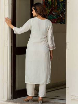 Women Floral Printed Regular Thread Work Pure Silk Kurta with Trousers 5