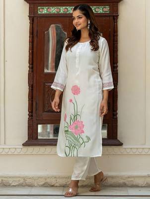 Women Floral Printed Regular Thread Work Pure Silk Kurta with Trousers 6