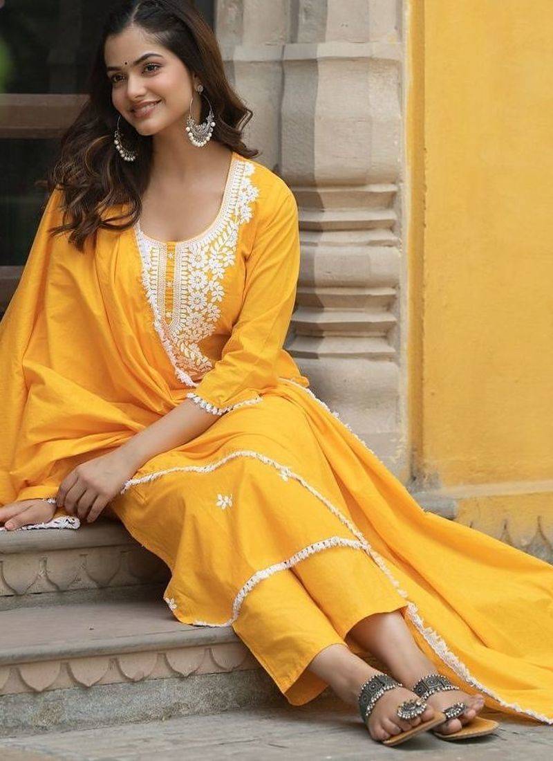 Women Ethnic Motifs Embroidered Regular Thread Work Pure Cotton Kurta with Trousers & With Dupatta