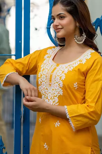 Women Ethnic Motifs Embroidered Regular Thread Work Pure Cotton Kurta with Trousers & With Dupatta