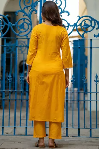 Women Ethnic Motifs Embroidered Regular Thread Work Pure Cotton Kurta with Trousers & With Dupatta