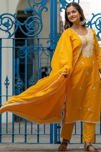 Women Ethnic Motifs Embroidered Regular Thread Work Pure Cotton Kurta with Trousers & With Dupatta