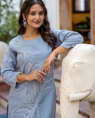 Floral Embroidered Thread Work Pure Cotton Kurta With Trouser 3
