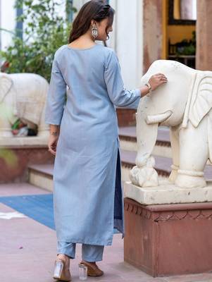 Floral Embroidered Thread Work Pure Cotton Kurta With Trouser 4