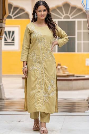Women Floral Embroidered Regular Thread Work  Cotton Kurta with Trousers