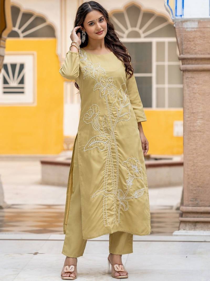 Women Floral Embroidered Regular Thread Work Pure Cotton Kurta with Trousers