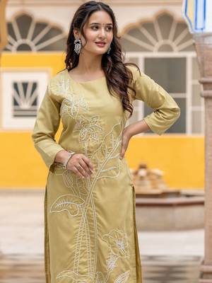 Women Floral Embroidered Regular Thread Work Pure Cotton Kurta with Trousers 3