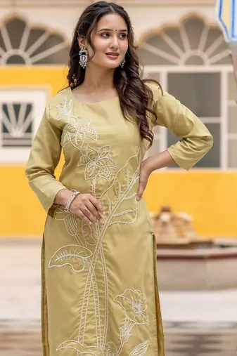 Women Floral Embroidered Regular Thread Work Pure Cotton Kurta with Trousers