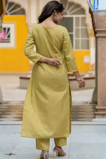 Women Floral Embroidered Regular Thread Work Pure Cotton Kurta with Trousers