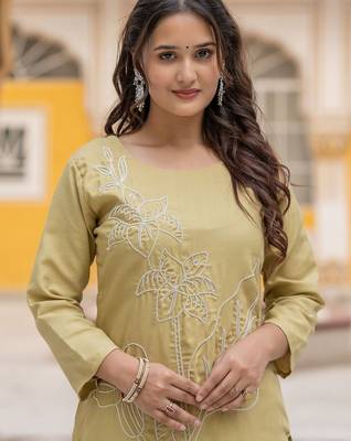 Women Floral Embroidered Regular Thread Work Pure Cotton Kurta with Trousers 6