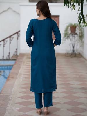 Floral Embroidered Boat Neck Straight Thread Work Pure Cotton Kurta with Trousers 5