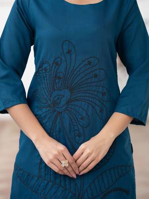 Floral Embroidered Boat Neck Straight Thread Work Pure Cotton Kurta with Trousers 7
