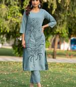 Women Floral Embroidered Cotton Kurta with Trousers