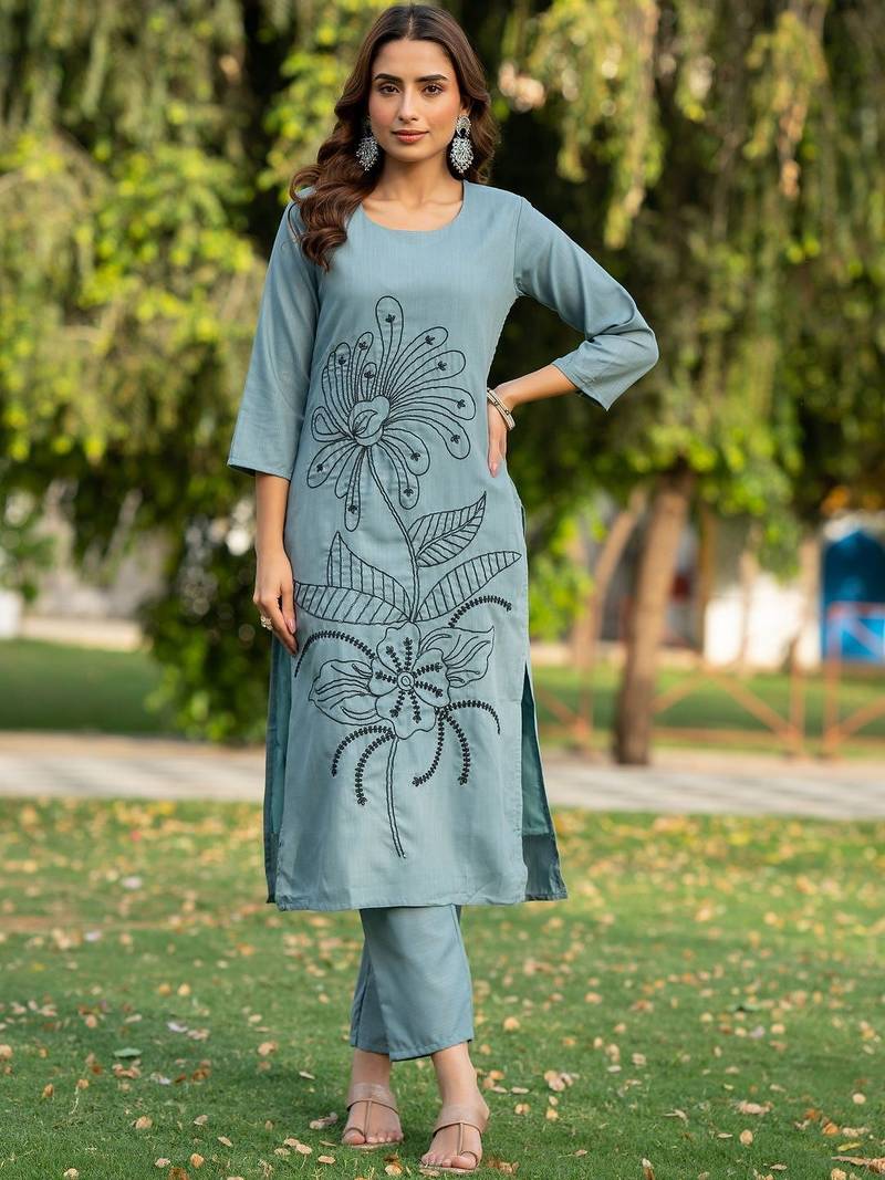 Women Floral Embroidered Cotton Kurta with Trousers