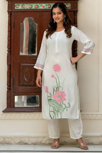 Women Floral Printed Knee Length Regular  Silk Straight Kurta with Trousers