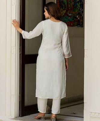 Women Floral Printed Knee Length Regular Pure Silk Straight Kurta with Trousers 4