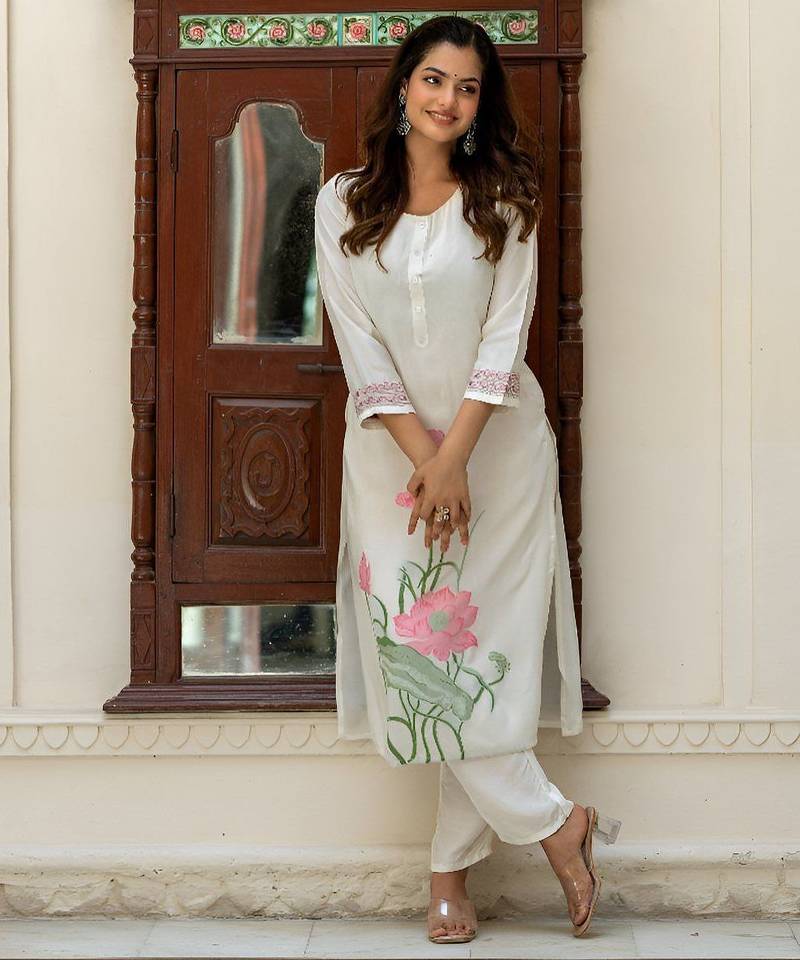 Women Floral Printed Knee Length Regular Pure Silk Straight Kurta with Trousers