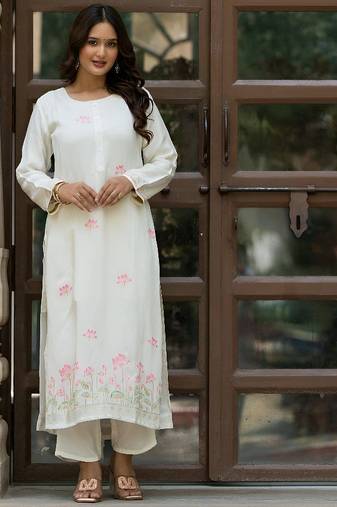 Women Floral Embroidered Silk Kurta with Trousers