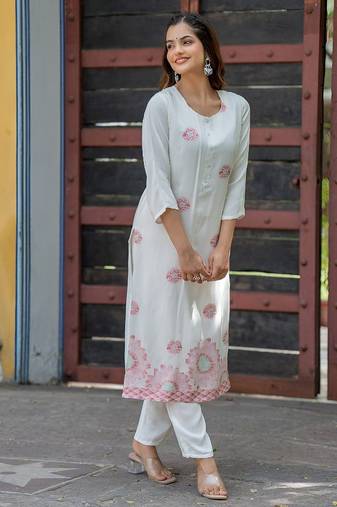 Floral Printed Round Neck Straight Kurta With Trousers
