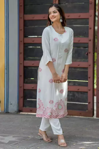 Floral Printed Round Neck Straight Kurta With Trousers