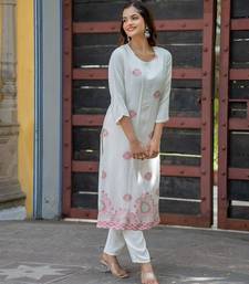 Floral Printed Round Neck Straight Kurta With Trousers