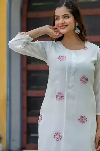 Floral Printed Round Neck Straight Kurta With Trousers