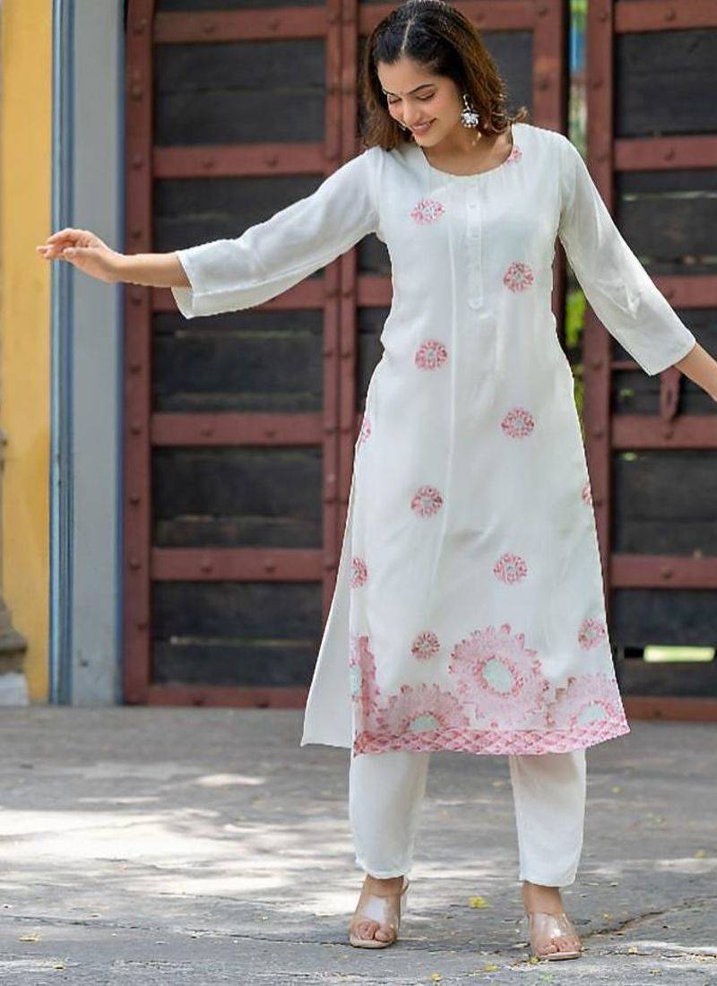 Floral Printed Round Neck Straight Kurta With Trousers