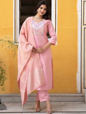 Women Floral Embroidered Kurta with Trousers & Dupatta 1