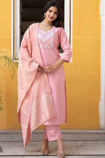 Women Floral Embroidered Kurta with Trousers & Dupatta