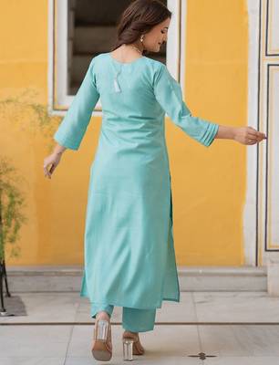 Floral Yoke Design Sequinned Chanderi Silk Straight Kurta With Trousers & Dupatta 4