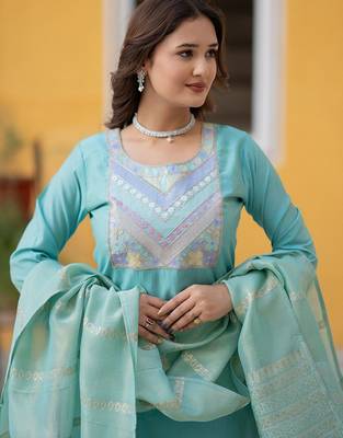 Floral Yoke Design Sequinned Chanderi Silk Straight Kurta With Trousers & Dupatta 6