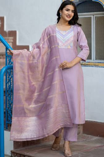 Women Floral Embroidered Kurta with Trousers & Dupatta