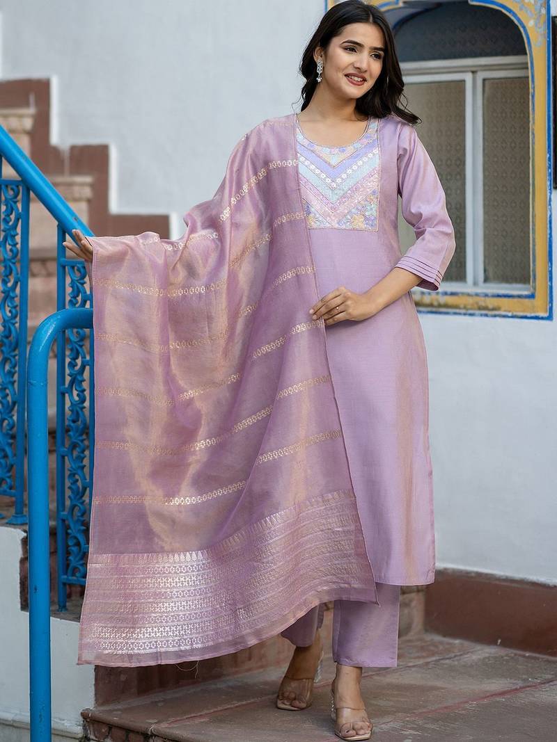 Women Floral Embroidered Kurta with Trousers & Dupatta