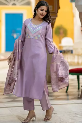Women Floral Embroidered Kurta with Trousers & Dupatta