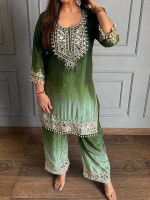 Green chinon kurta pant set with real mirror work 1