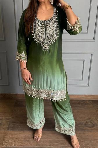 Green chinon kurta pant set with real mirror work
