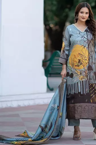 Women Regular Kurta with Trousers & With Dupatta