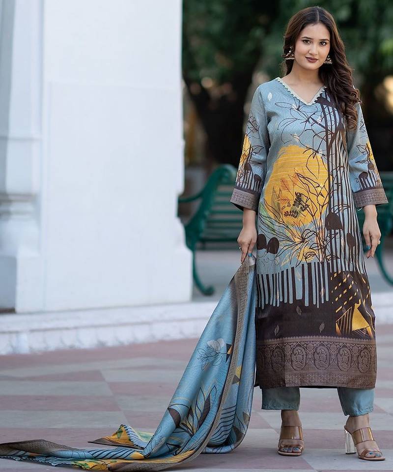 Women Regular Kurta with Trousers & With Dupatta
